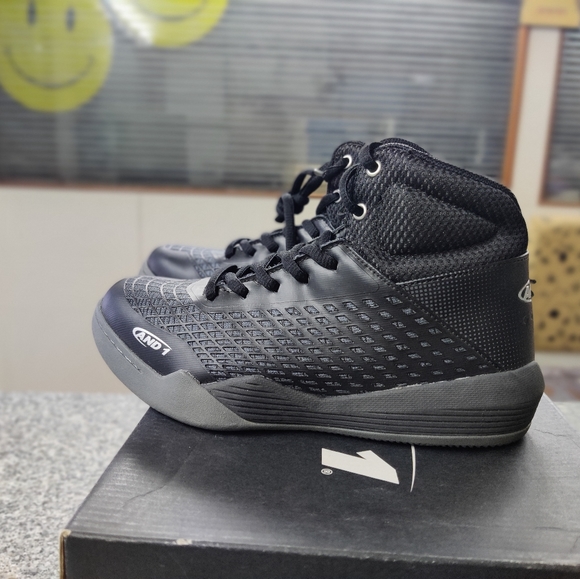 And 1 original unused basket ball shoes for kids - Picture 4 of 5